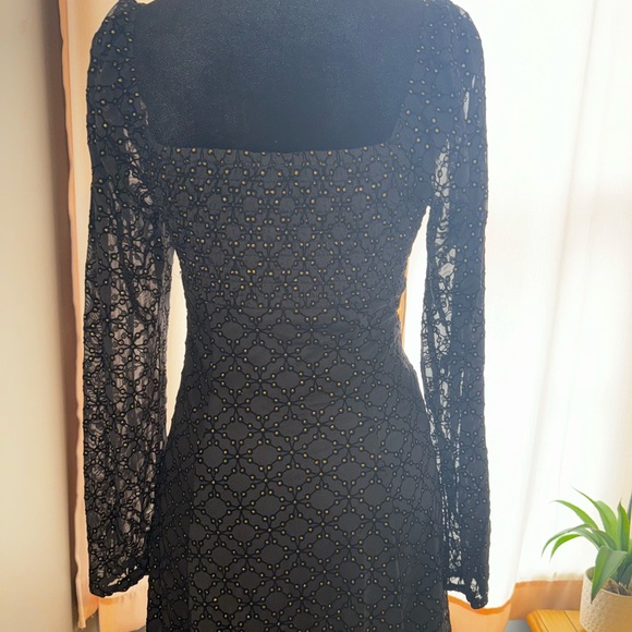 Lily Rose Black Ruffled Sheath Dress - Picture 5 of 7